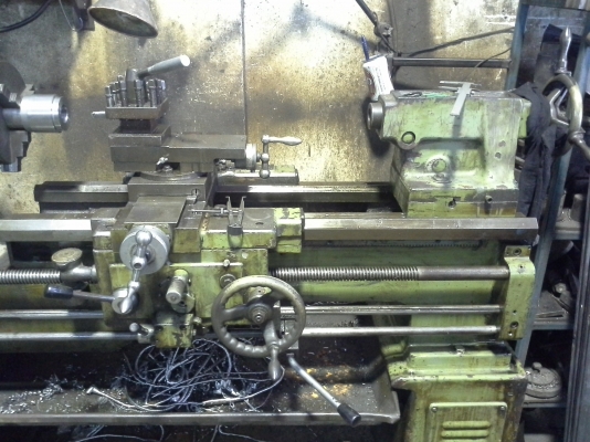 เครื่องกลึง TASHING 5 ฟุต รุ่น TS 700B เกียร์บล็อค 3 เพลา มีเบรค ไต้หวัน