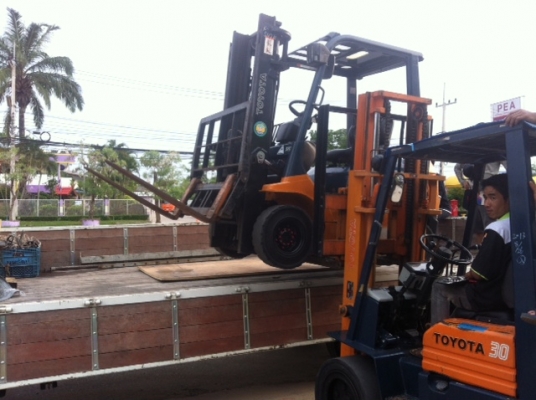 ขายฟอร์คลิฟต์ TOYOTA 7FG15 ( SPECS JAPAN )  เกียร์ AT  , HINHFORK  เสา 3 M ขอบคุณมากครับคุณบอย กทม