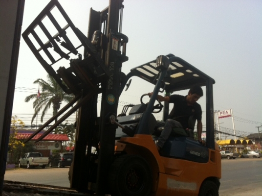 ขายฟอร์คลิฟต์ TOYOTA 7FG15 ( SPECS JAPAN )  เกียร์ AT  , HINHFORK  เสา 3 M ขอบคุณมากครับคุณบอย กทม