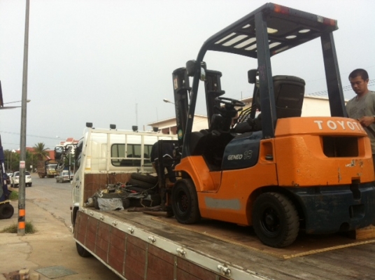 ขายฟอร์คลิฟต์ TOYOTA 7FG15 ( SPECS JAPAN )  เกียร์ AT  , HINHFORK  เสา 3 M ขอบคุณมากครับคุณบอย กทม