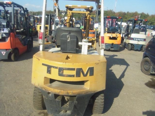 ขายฟอร์คลิฟต์ TCM 2.5 TON ,เกียร์ MT  เสายกสูง 3 เมตร  สภาพเดิมแท้จากญี่ปุ่น   สีเดิมและตัวถังสภาพเดิมจากญี่ปุ่น