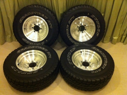 ขายล้อ 15 off road พร้อมยาง 31 all ปี 2012