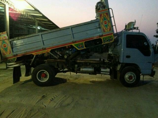 หกล้อดั้ม  ยาว  4.3  เครื่อง  135  แรง