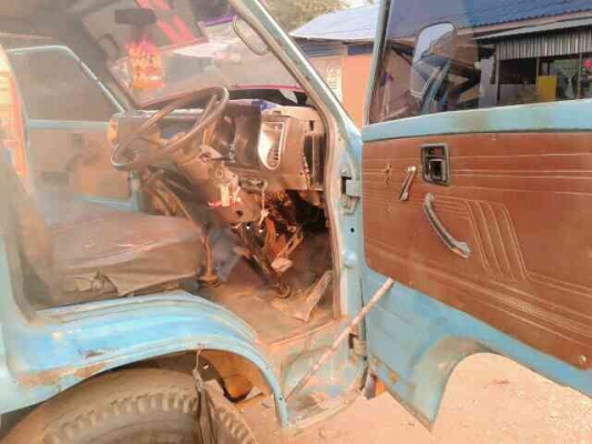 ขายหกล้อ Isuzu KS เครื่อง 4BD1 110แรง ฝาขาว กระบะยาว 4.30 เมตร ทะเบียนพร้อม