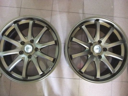 แม็กสวยๆ ขอบ17 5รู114 กว้าง7 มีคู่เดียว ไม่เคยซ่อม ทำสีมาใหม่