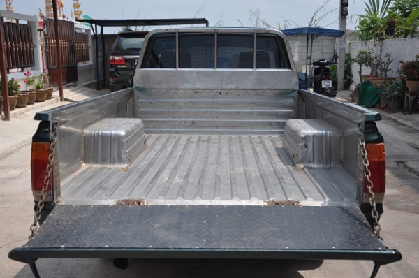 ขาย NISSAN 720 วางเครื่องใหม่เป็นเครื่อง NISSAN LD20 ดีเซลแห้งๆ สุดประหยัด พร้อมใช้งาน