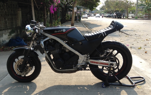 Yamaha fz400 สำเนาทะเบียนพร้อมแผ่นป้าย ลดราคาจาก 45,000 เหลือ 37,500