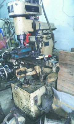 ขายครับขายเครื่องมิลลิ่ง m1 พิเศษ มีเพลานอนและเพลาตั่งในตัวเดียวกัน หัวเป็น nt 40 มี feed ซ้าย - ขวา มีปั้มน้ำ พร้อมใช้ 65000 บาท ช่างเอก มีบริการจัดส่งทั่วประเทศ