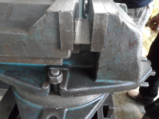 ขายครับขายเครื่องไสขนาด 14" อังกฤษ สวย พร้อมใช้ 42000 บาท 0814583376 ช่างเอก มีบริการจัดส่งทั่วประเทศ