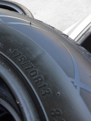 175/70R13 MAXXIS มี 2 เส้น TEL.081-427-3941 175/70R13 MAXXIS มี 2 เส้น TEL.081-427-3941