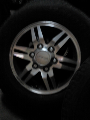 ขาย แม็ก HILANDER พร้อมยาง  BRIDGESTONE DUELER H/T ขาย 4 ล้อ  TEL..081-427-3941