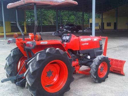ขายรถไถ Kubota L 3408 (4WD) พร้อมมีดดันหน้า ขายรถไถ Kubota L 3408 (4WD) พร้อมมีดดันหน้า