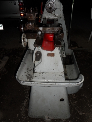 ขายครับขายเครื่องกลึงคุณภาพจากประเทศ อังกฤษ ขนาด 4 ฟุต สองเพลา รูผ่าน 1.2" สวิงผ่านราง 10" ยันศูนย์เพลา 20" กลึงเกลียว เดินฟิตได้ปกติ สวย พร้อมใช้ ไฟ 380V 38000 บาท 0814583376 ช่างเอก มีบริการจัดส่งทั่วประเทศ