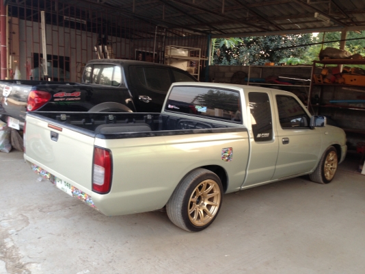 ขายรถนิสสันฟรอนเทียร์