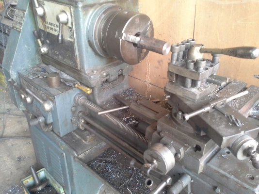 เครื่องกลึง 6 ฟุต TASHING รุ่น 1000B เกียร์บล็อค 3 เพลา