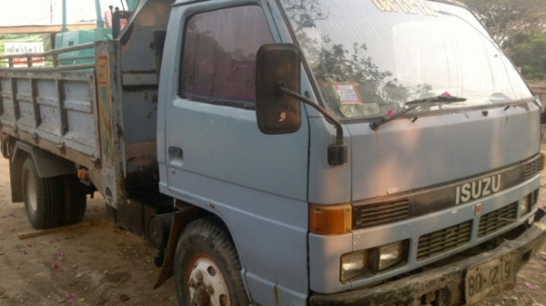 ISUZU NPR 58 Lดัมพ์  Fหน้าหลัง