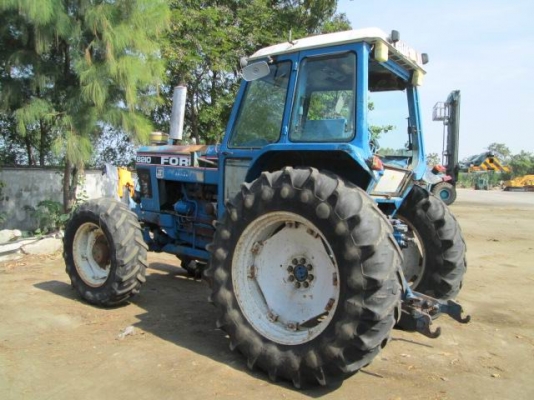 รถไถฟอร์ด 8210 รถนอก ไม่เคยใช้ในไทย ขายถูกๆ