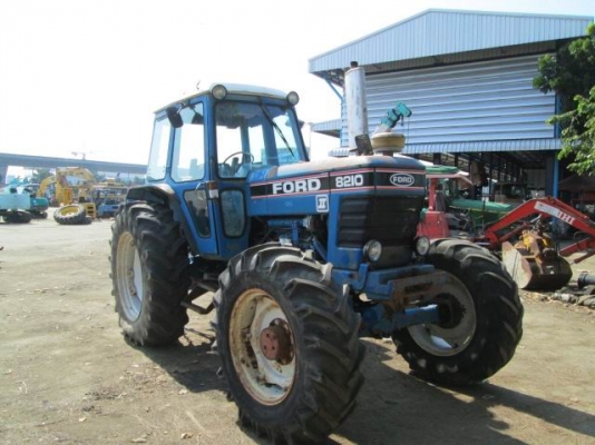 รถไถฟอร์ด 8210 รถนอก ไม่เคยใช้ในไทย ขายถูกๆ