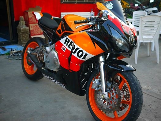 ขาย CBR92 ตัวคาร์บูร์ไฟฟ้า แฟริ่ง CBR1000 2008 พร้อมทะเบียนแท้ ท่อสูตร over