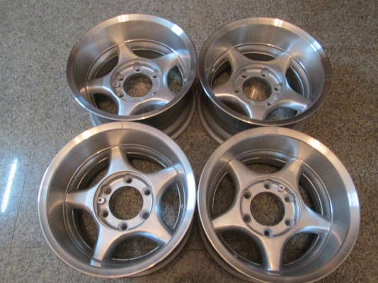 ขายล้อ 15x8.5 et -27 6รู   7500