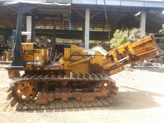 ขายรถดันดิน  BULLDOZER  MITSUBISHI   BD2G  ใบปรับ Slide ได้  รถเก่านอก สถาพดีพร้อมใช้งาน มีเอกสารแจ้งจำหน่าย ( เจ้าของขายเอง 085-8332943 )