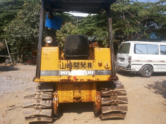 ขายรถดันดิน  BULLDOZER  MITSUBISHI   BD2G  ใบปรับ Slide ได้  รถเก่านอก สถาพดีพร้อมใช้งาน มีเอกสารแจ้งจำหน่าย ( เจ้าของขายเอง 085-8332943 )