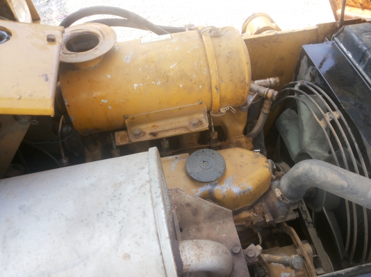 ขายรถดันดิน  BULLDOZER  MITSUBISHI   BD2G  ใบปรับ Slide ได้  รถเก่านอก สถาพดีพร้อมใช้งาน มีเอกสารแจ้งจำหน่าย ( เจ้าของขายเอง 085-8332943 )