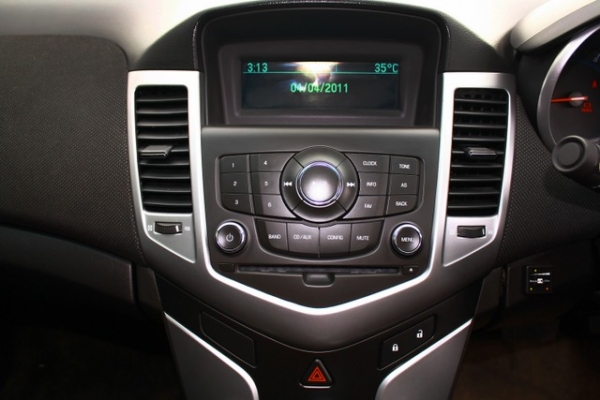 CRUZE - 1.8 LS AT CRUZE - 1.8 LS AT