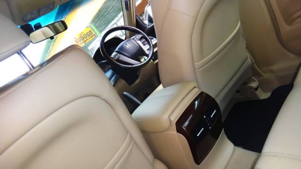 HONDA - ACCORD -  NAVI 2.4 i-VTEC A