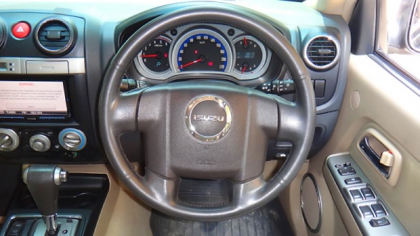 D-MAX - HI LANDER CAB4 3.0 Ddi VGS Turbo AT D-MAX - HI LANDER CAB4 3.0 Ddi VGS Turbo AT