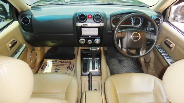 D-MAX - HI LANDER CAB4 3.0 Ddi VGS Turbo AT D-MAX - HI LANDER CAB4 3.0 Ddi VGS Turbo AT