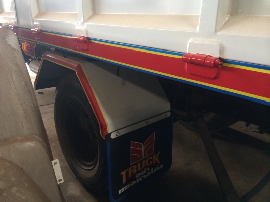 กะบะดั๊มเกษตร ยกลงจากอีซูซุ ร๊อกกี้ กว้าง 250 ซม ยาว 560 ซม กระบอก 12 ตัน