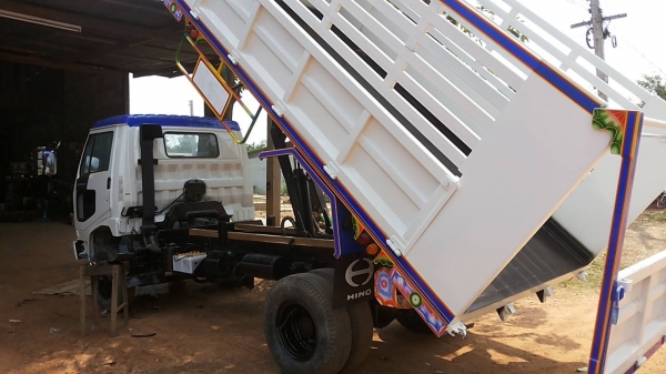 **580,000 บ.ต่อรองนิดหน่อย**ขาย6ล้อดั้มเกษตร ต่อใหม่ สวยๆ HINO KM310 วางเครื่อง อีสุ6BF1 185แรง (ใบคุม)เครื่องแน่นๆ วางหัวFC ช่วงล่างFหน้า-หลัง คัสซีสวยสาดสีใหม่ กระบะดั้มเหล็กเกษตร 4.20ม.สวยๆต่อใหม่ กระบอกดั้ม4ตัน หัวเก๋งสวยภายในสวยคอนโซลเต็ม พ.ธรรมดา ยา **580,000 บ.ต่อรองนิดหน่อย**ขาย6ล้อดั้มเกษตร ต่อใหม่ สวยๆ HINO KM310 วางเครื่อง อีสุ6BF1 185แรง (ใบคุม)เครื่องแน่นๆ วางหัวFC ช่วงล่างFหน้า-หลัง คัสซีสวยสาดสีใหม่ กระบะดั้มเหล็กเกษตร 4.20ม.สวยๆต่อใหม่ กระบอกดั้ม4ตัน หัวเก๋งสวยภายในสวยคอนโซลเต็ม พ.ธรรมดา ยา