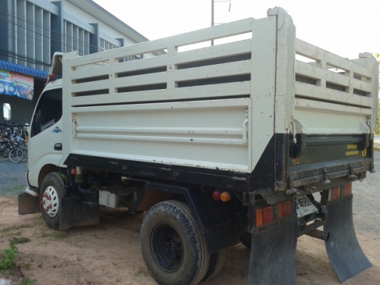 หกล้อดั้มอีโน่ 88 เครื่อง 130 แรงม้า รั่วสูง พร้อมใช้งาน หกล้อดั้มอีโน่ 88 เครื่อง 130 แรงม้า รั่วสูง พร้อมใช้งาน