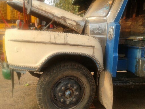 isuzu 165 6bd1 เบล็กทิฟฟี่ มีสโลร์กลาง เอกสารพร้อมโอนต่อรองใด้ครับ