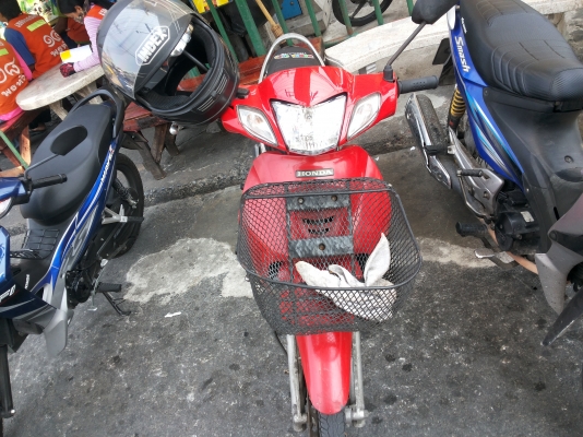 ขายwave125r ขายแล้วครับขอบคุณพี่เสือครับ10000บาทพอ กุญแจเล็กลดแล้ว