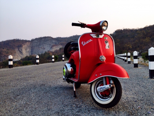 ราคาสุดท้ายด่วนๆๆๆๆงดต่อรองครับ พระยาโก้เวสป้า64. อินเดียร์มีเอกสารใบซื้อขายน่ะครับ เปิดที่ 35,000 เครื่องดีขี่จบสีสดไม่ต้องทำไรแล้ว วิ่ง100ขึ้นแน่นอนครับ. รถอยู่สุพรรณบุรี โทร 092-6429114