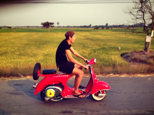 ราคาสุดท้ายด่วนๆๆๆๆงดต่อรองครับ พระยาโก้เวสป้า64. อินเดียร์มีเอกสารใบซื้อขายน่ะครับ เปิดที่ 35,000 เครื่องดีขี่จบสีสดไม่ต้องทำไรแล้ว วิ่ง100ขึ้นแน่นอนครับ. รถอยู่สุพรรณบุรี โทร 092-6429114