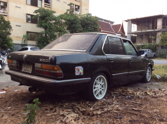 ขายถูกๆBMW E28 กันชนเล็ก