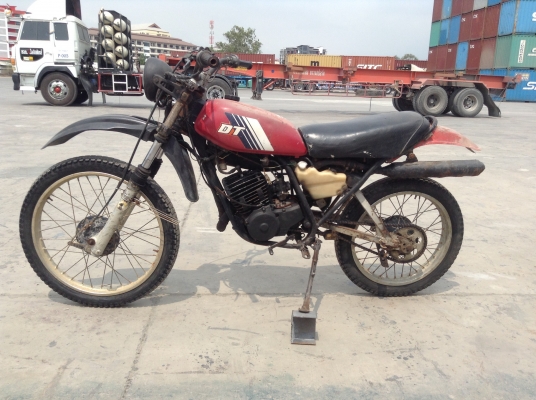 ขาย DT  125. สวิงอามร์เหลี่ยม  มีทะเบียนครับ