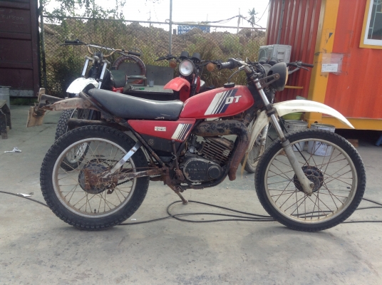 ขาย. DT 125 สวีงอาร์มเหลี่ยมครับ. มีทะเบียนครับ