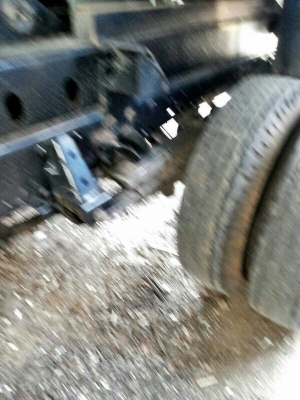 รถอีซูซุ 6 ล้อดั้ม NPR 130 แรงม้า. ปี 50  สนใจติดต่อ 081 - 6079515