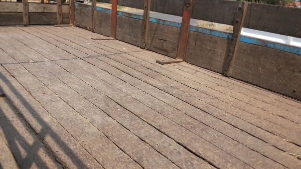 ***ขายแล้วครับขอบคุณ Truck2hand ขาย6ล้อบรรทุก ISUZU ELF หัวแป วางเครื่อง 4BE2 110ฝาดำ (ลงเล่ม)เกียร์สั้นสาย เกียร็อค เครื่องแห้งแน่นๆไม่มีเยิ้ม ช่วงล่างFหน้า-หลัง คัสซีดี กระบะพื้นไม้คอกเหล็กสภาพโอเค พื้นดี คอกพอใช้ หัวเก๋งเดิม สีมีแตกมีลอก ภายในคอนโซลดี