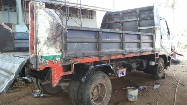 **600,000 บ.ต่อรอง**ขาย6ล้อดั้ม HINO FC2WEKA 120 ห้างแท้ ปี36 เครื่องเดิมเกียร์เดิม WO4D 120 แรง แห้งๆ แน่นๆ ช่วงล่างใหญ่ คัสซีใหญ่ สวยเดิมๆโรงงาน ไม่มีปะไมีมีดาม ไม่มีบวม กระบะดั้มเหล็กบิ้วใหม่ กว้าง2.20ม. ยาว 4.15ม. พื้นสวย กระบอกดั้ม6ตัน ยิวหน้า หัวเก๋