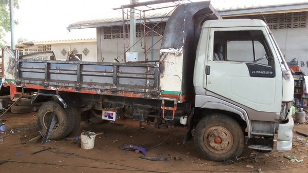 **600,000 บ.ต่อรอง**ขาย6ล้อดั้ม HINO FC2WEKA 120 ห้างแท้ ปี36 เครื่องเดิมเกียร์เดิม WO4D 120 แรง แห้งๆ แน่นๆ ช่วงล่างใหญ่ คัสซีใหญ่ สวยเดิมๆโรงงาน ไม่มีปะไมีมีดาม ไม่มีบวม กระบะดั้มเหล็กบิ้วใหม่ กว้าง2.20ม. ยาว 4.15ม. พื้นสวย กระบอกดั้ม6ตัน ยิวหน้า หัวเก๋