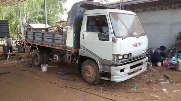 **600,000 บ.ต่อรอง**ขาย6ล้อดั้ม HINO FC2WEKA 120 ห้างแท้ ปี36 เครื่องเดิมเกียร์เดิม WO4D 120 แรง แห้งๆ แน่นๆ ช่วงล่างใหญ่ คัสซีใหญ่ สวยเดิมๆโรงงาน ไม่มีปะไมีมีดาม ไม่มีบวม กระบะดั้มเหล็กบิ้วใหม่ กว้าง2.20ม. ยาว 4.15ม. พื้นสวย กระบอกดั้ม6ตัน ยิวหน้า หัวเก๋