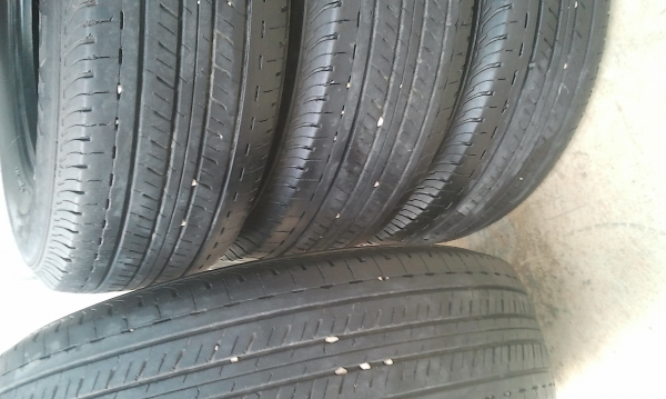 215-70-15 กองละ2500 Duravis R611