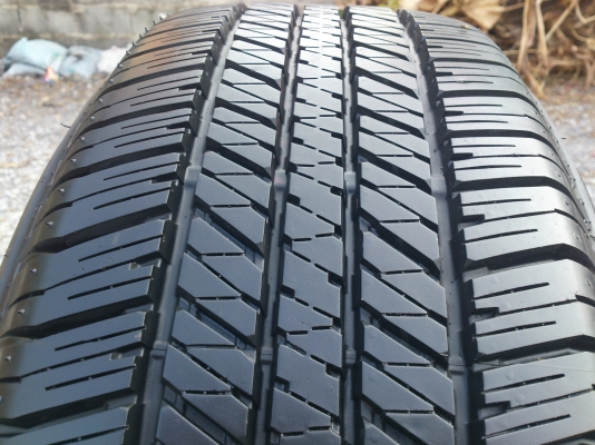 ขายแม็ก ALL NEW MAZDA พร้อมยางบริสโตน 265/65R17 ยางสัปดาห์ที่04 ปี13 ดอกยางสวยนิ่มลึกเท่ากันไม่ร้าวไม่แตกลายสภาพยาง 95\% จำนวน 1 ชุด