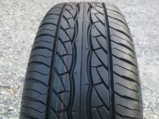 ขายแม็ก KIA 4รู ถอดป้ายแดงพร้อมยาง MAXXIS 165/60R14 ยางสัปดาห์ที่40ปี12 (ตุ่มสีอยู่ครบ) จำนวน 1 ชุด