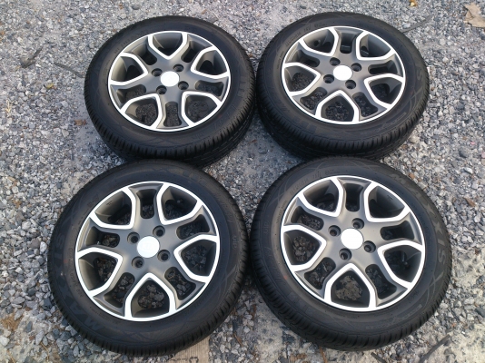 ขายแม็ก KIA 4รู ถอดป้ายแดงพร้อมยาง MAXXIS 165/60R14 ยางสัปดาห์ที่40ปี12 (ตุ่มสีอยู่ครบ) จำนวน 1 ชุด